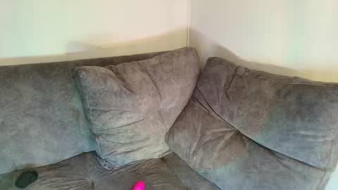 Snapshot of art_fer chatting on 12-18-24, 06:03 Fernanda online show from 12-18-24, 06:03