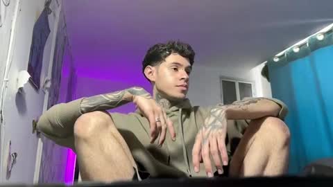 Snapshot of arteemiis chatting on 12-24-24, 10:55 online show from 12-24-24, 10:55