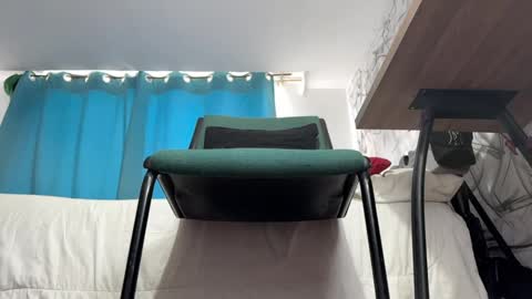 Snapshot of arteemiis chatting on 12-31-24, 09:21 online show from 12-31-24, 09:21