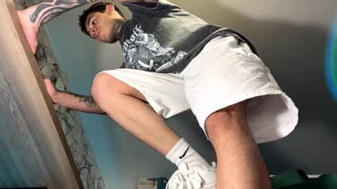 Snapshot of arteemiis chatting on 01-02-25, 10:37 online show from 01-02-25, 10:37