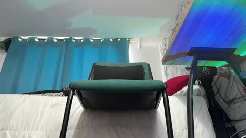 Snapshot of arteemiis chatting on 01-03-25, 09:05 online show from 01-03-25, 09:05