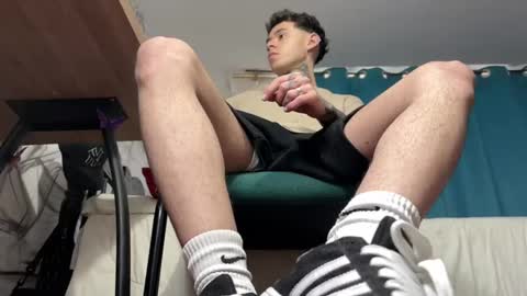 Snapshot of arteemiis chatting on 01-06-25, 10:46 online show from 01-06-25, 10:46