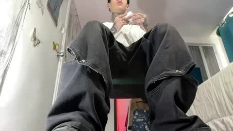 Snapshot of arteemiis chatting on 01-07-25, 08:10 online show from 01-07-25, 08:10