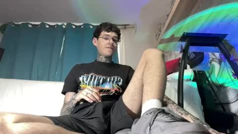 Snapshot of arteemiis chatting on 01-10-25, 08:26 online show from 01-10-25, 08:26