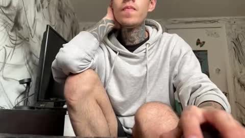 Snapshot of arteemiis chatting on 01-16-25, 10:02 online show from 01-16-25, 10:02