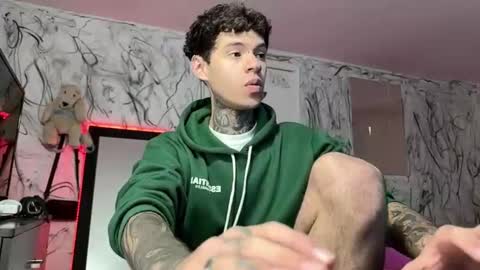 Snapshot of arteemiis chatting on 01-27-25, 07:24 online show from 01-27-25, 07:24