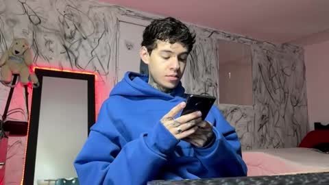 Snapshot of arteemiis chatting on 01-28-25, 12:11 online show from 01-28-25, 12:11