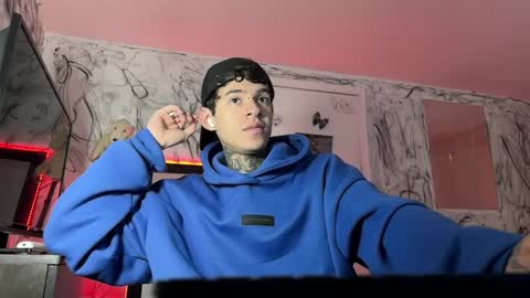 Snapshot of arteemiis chatting on 02-05-25, 02:05 online show from 02-05-25, 02:05