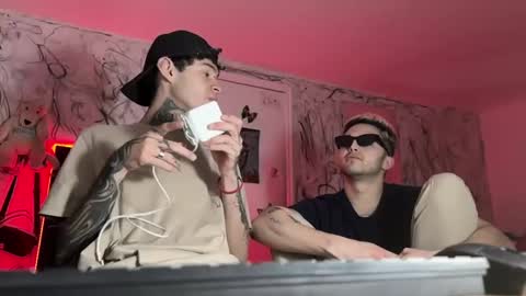 Snapshot of arteemiis chatting on 02-06-25, 07:02 online show from 02-06-25, 07:02