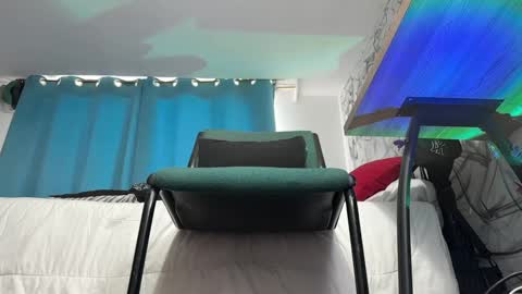 Snapshot of arteemiis chatting on 02-07-25, 11:12 online show from 02-07-25, 11:12