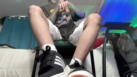 Snapshot of arteemiis chatting on 02-11-25, 11:21 online show from 02-11-25, 11:21