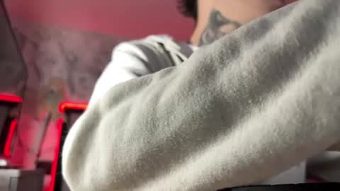 Snapshot of arteemiis chatting on 02-14-25, 11:21 online show from 02-14-25, 11:21