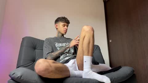 Snapshot of arteemiis chatting on 03-07-25, 07:38 online show from 03-07-25, 07:38