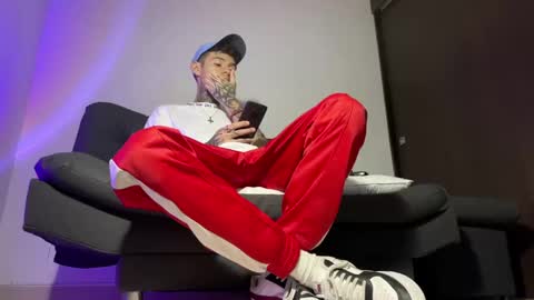 Snapshot of arteemiis chatting on 03-12-25, 12:10 online show from 03-12-25, 12:10