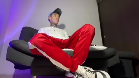 Snapshot of arteemiis chatting on 03-12-25, 10:16 online show from 03-12-25, 10:16