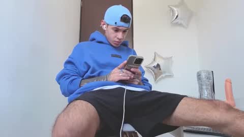 Snapshot of arteemiis chatting on 09-12-25, 09:31 online show from 09-12-25, 09:31