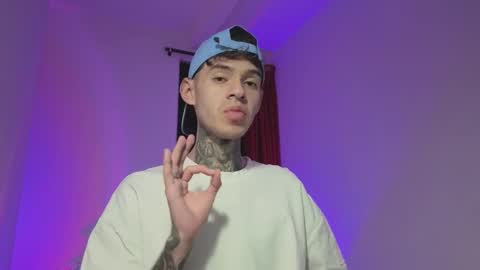 Snapshot of arteemiis chatting on 09-13-25, 12:21 online show from 09-13-25, 12:21