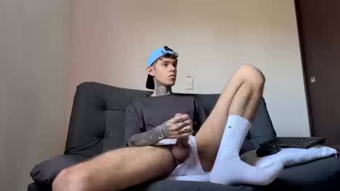 Snapshot of arteemiis chatting on 09-13-25, 01:22 online show from 09-13-25, 01:22