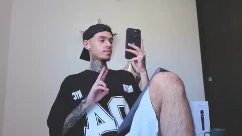 Snapshot of arteemiis chatting on 09-20-25, 10:05 online show from 09-20-25, 10:05