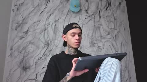 Snapshot of arteemiis chatting on 10-10-25, 02:05 online show from 10-10-25, 02:05