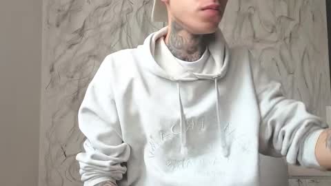 Snapshot of arteemiis chatting on 10-11-25, 03:32 online show from 10-11-25, 03:32