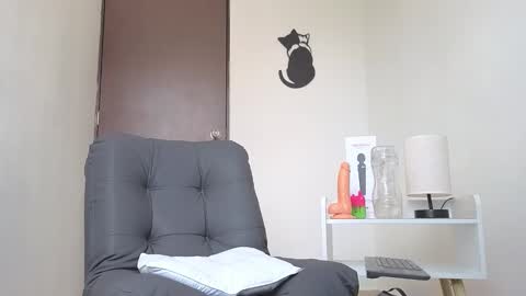 Snapshot of arteemiis chatting on 10-17-25, 02:52 online show from 10-17-25, 02:52