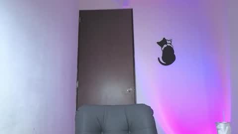 Snapshot of arteemiis chatting on 10-24-25, 02:30 online show from 10-24-25, 02:30