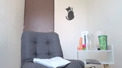 Snapshot of arteemiis chatting on 10-24-25, 02:35 online show from 10-24-25, 02:35