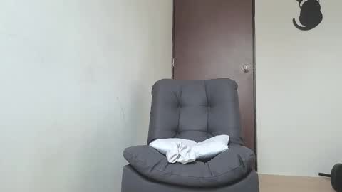 Snapshot of arteemiis chatting on 11-24-25, 12:38 online show from 11-24-25, 12:38