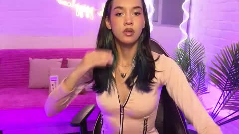 artemiss_tay online show from 12-04-25, 07:22