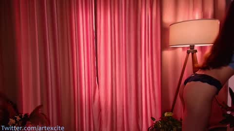 Snapshot of artexcite_ chatting on 12-18-24, 05:48 Lina online show from 12-18-24, 05:48