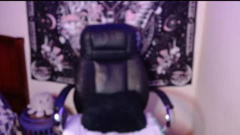 dafnee online show from 12-14-25, 10:58