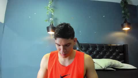 Snapshot of arthur_holland chatting on 09-19-25, 05:35 Arthur hollands online show from 09-19-25, 05:35