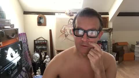 artisterotic online show from 10-29-25, 09:44