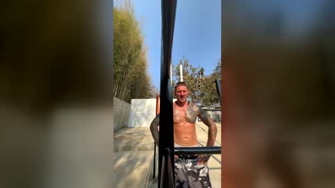 Snapshot of arunboy81 chatting on 02-20-26, 09:00 Lucash413 online show from 02-20-26, 09:00