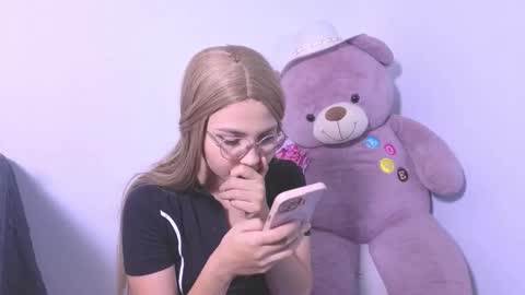 Snapshot of ary1_ chatting on 02-25-26, 04:55 Ary online show from 02-25-26, 04:55