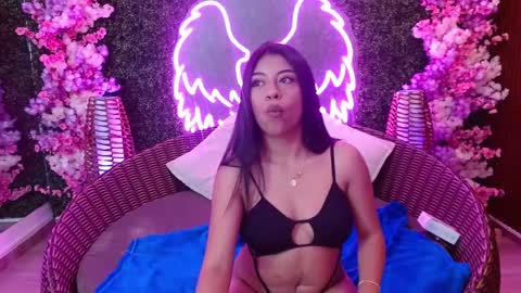 Snapshot of arya_noir chatting on 02-23-26, 04:21 Arya online show from 02-23-26, 04:21