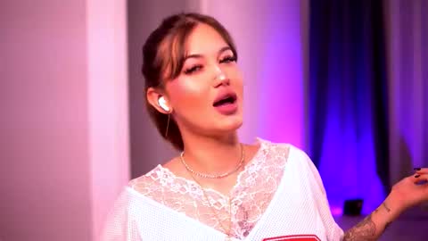 Lunaa  online show from 09-12-25, 06:52