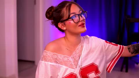 Lunaa  online show from 10-05-25, 11:46