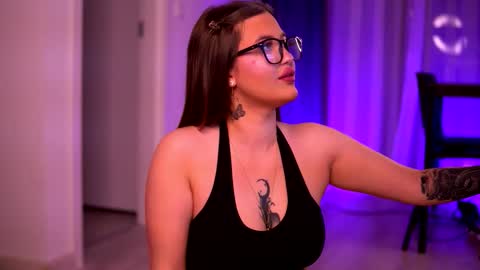 Lunaa  online show from 10-24-25, 06:37