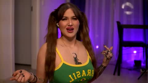 Lunaa  online show from 11-17-25, 07:08