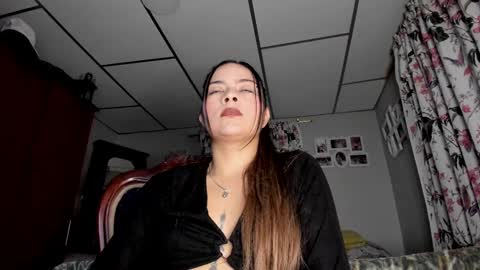 ximena online show from 11-06-25, 02:12