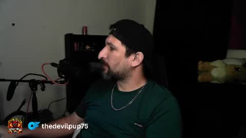 Snapshot of asanator101 chatting on 07-12-26, 04:14 devilPup75 online show from 07-12-26, 04:14