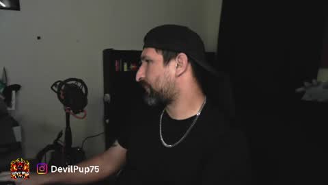 Snapshot of asanator101 chatting on 07-17-26, 06:31 devilPup75 online show from 07-17-26, 06:31