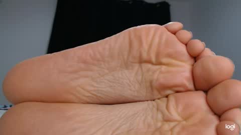 Snapshot of ash_nicefeet chatting on 02-17-25, 03:25 ashley online show from 02-17-25, 03:25