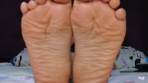 Snapshot of ash_nicefeet chatting on 10-20-25, 03:40 ashley online show from 10-20-25, 03:40