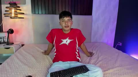 Snapshot of ash_russell chatting on 01-05-26, 07:39 ash_russell online show from 01-05-26, 07:39