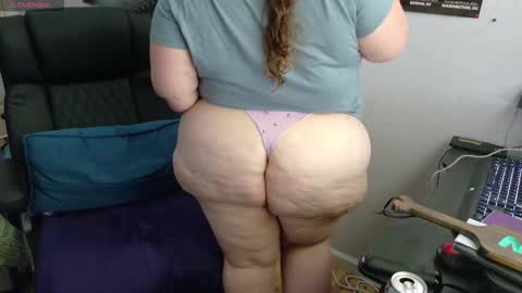 Snapshot of ashbashgirl chatting on 03-22-26, 09:18 SweetAshCheeks online show from 03-22-26, 09:18
