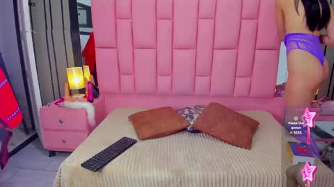 Snapshot of ashleimoss chatting on 01-22-25, 12:17 Ashly online show from 01-22-25, 12:17