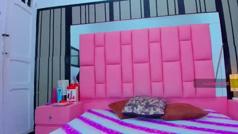 Snapshot of ashleimoss chatting on 03-06-25, 11:36 Ashly online show from 03-06-25, 11:36